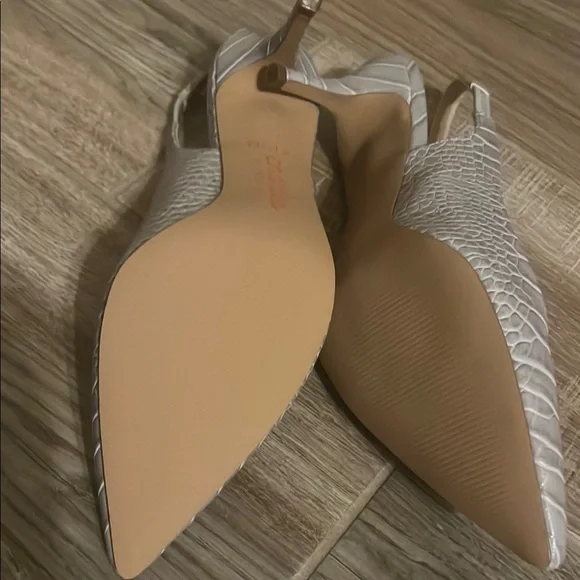 Elegant Gray snakeskin style Slingback Heels - Picture 2 of 3
